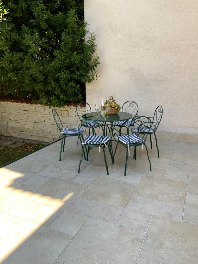 Apartment Provance Пула Екстериор снимка