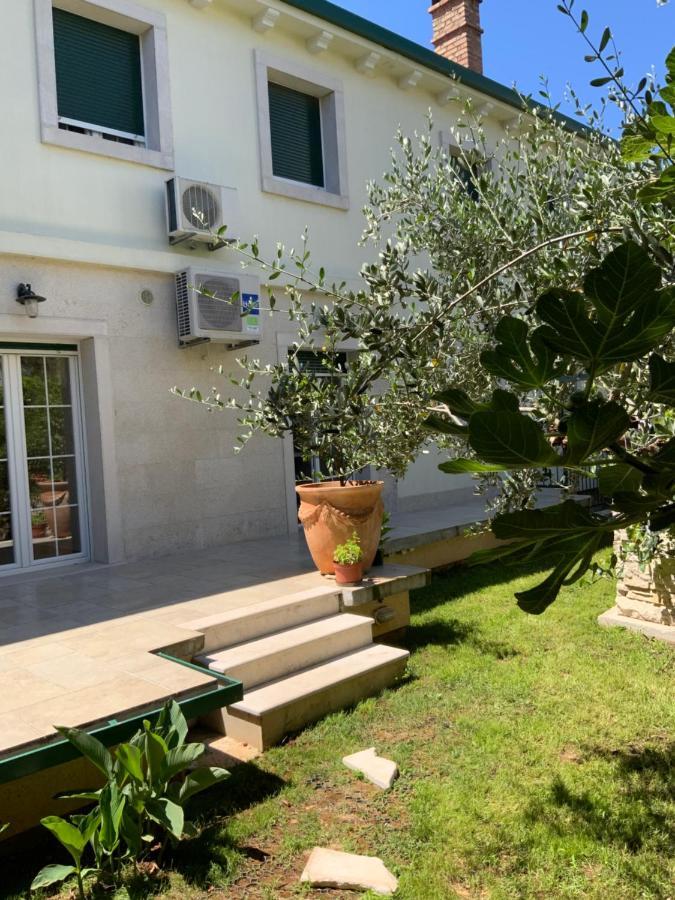 Apartment Provance Пула Екстериор снимка
