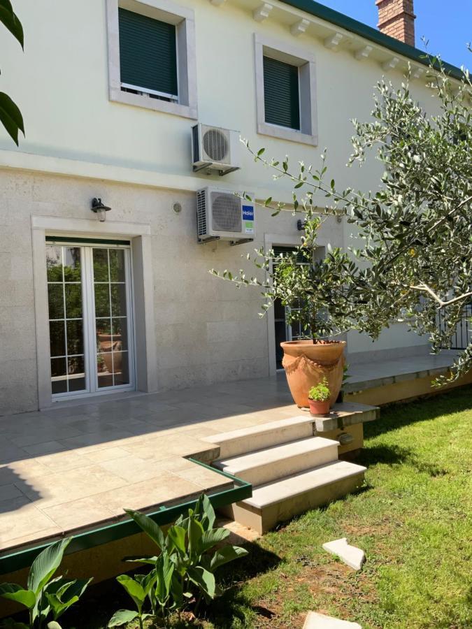 Apartment Provance Пула Екстериор снимка